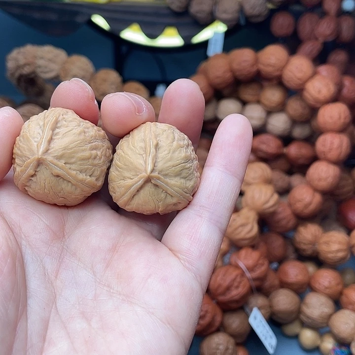 轩***技手串文玩核桃人奔