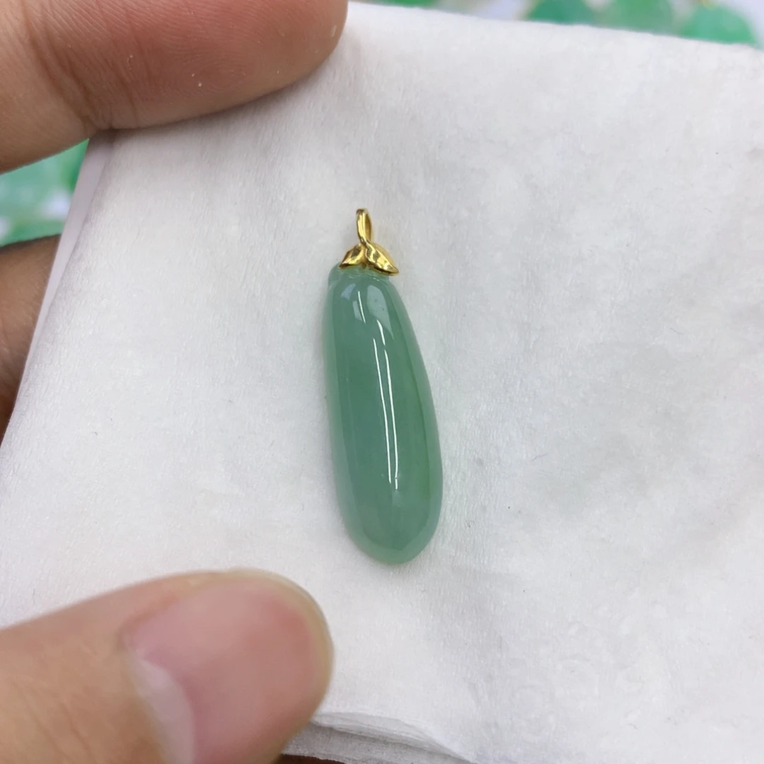翡翠18K金镶嵌颈饰翡翠