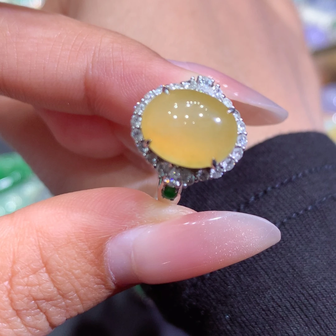 翡翠戒指18K金镶嵌翡翠