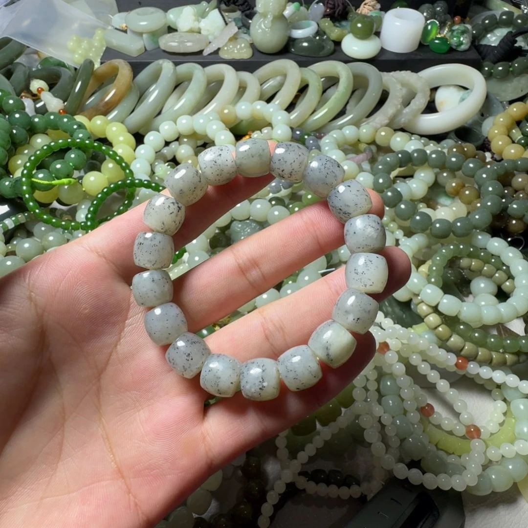 和田玉未镶嵌手串