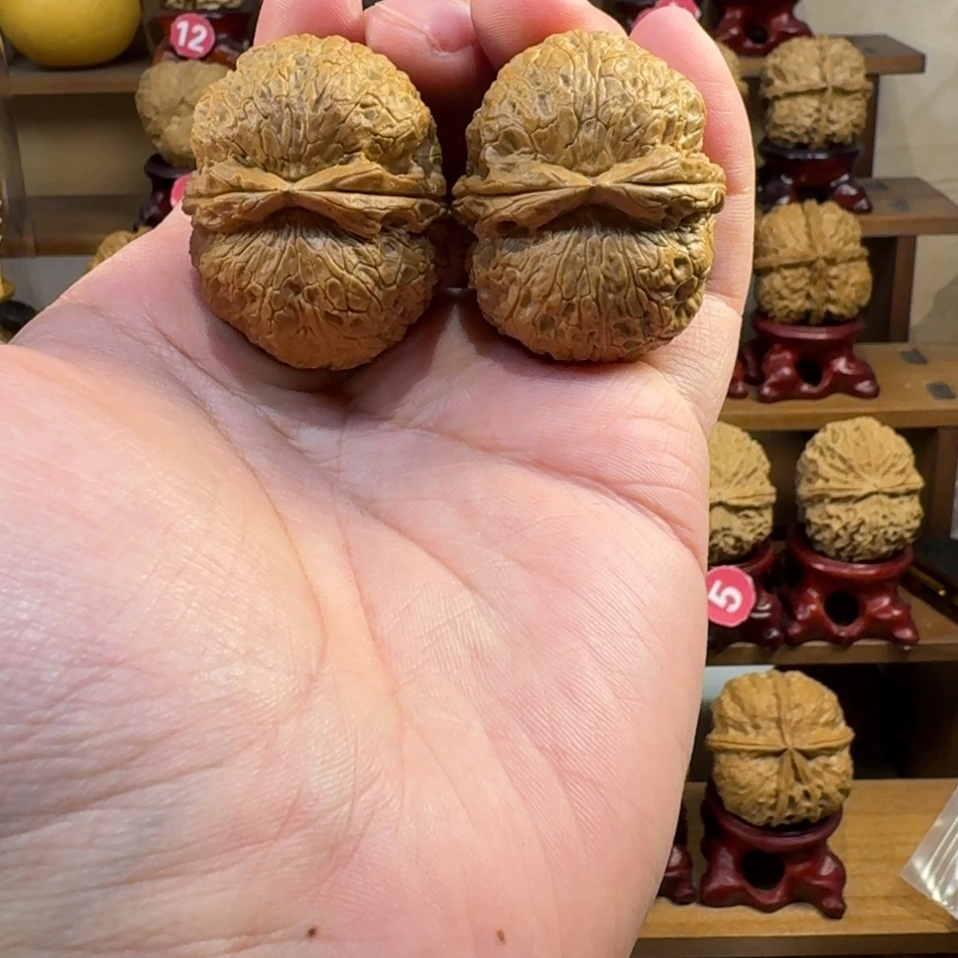 铁核桃把件大粗筋 42尺58克