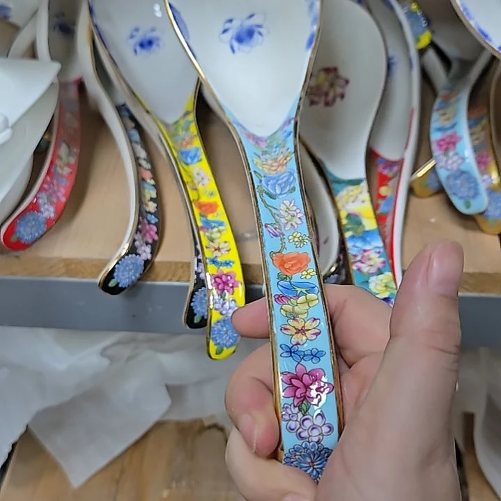 瓷片微瑕珐琅彩万花大汤勺一个66666