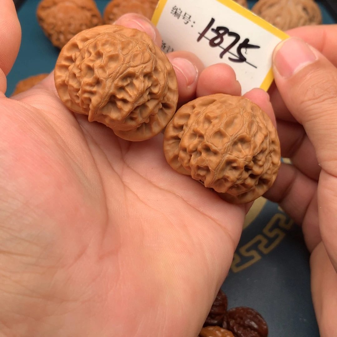 文玩核桃把件42全品宫灯1875