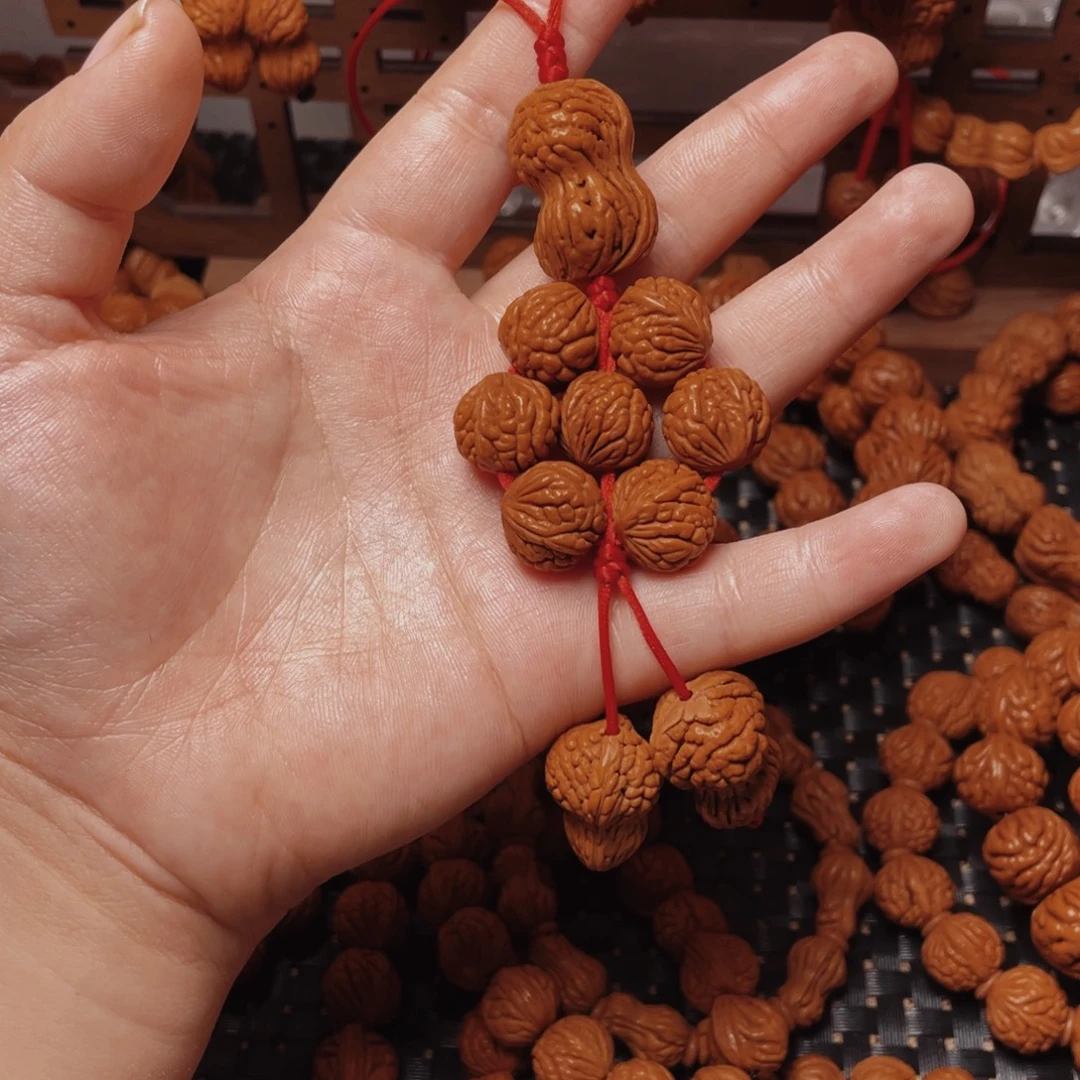 木质类龙纹桃枭挂件