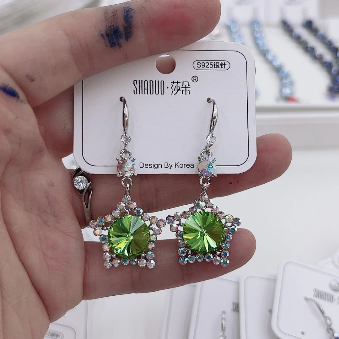 锆石纯铜合金美丽耳环