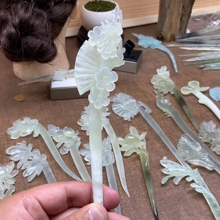 蘑***人蛇纹石玉未镶嵌发簪