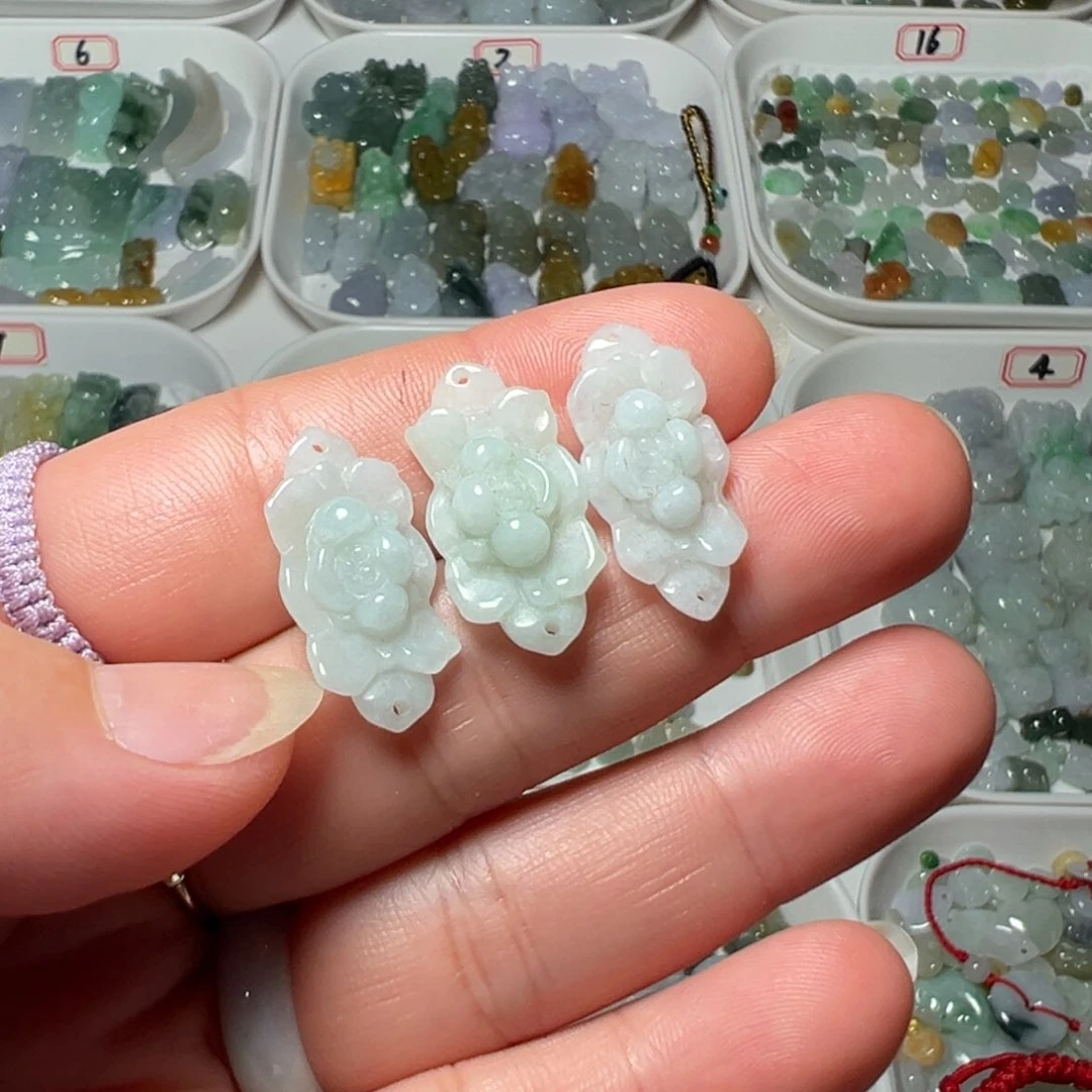 翡翠未镶嵌颈饰两头孔莲花手牌三个100块
