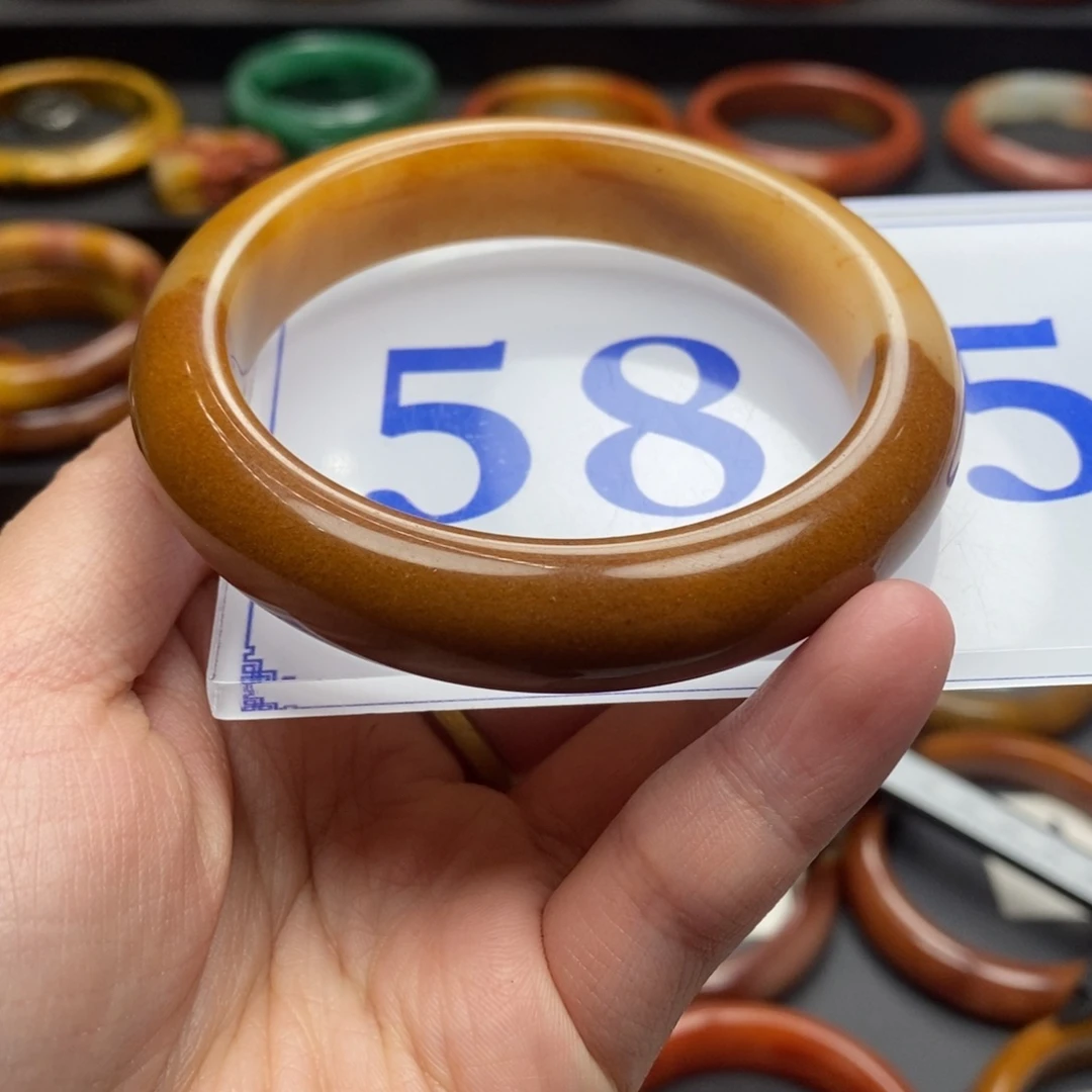 石英质玉（黄龙玉）手镯未镶嵌