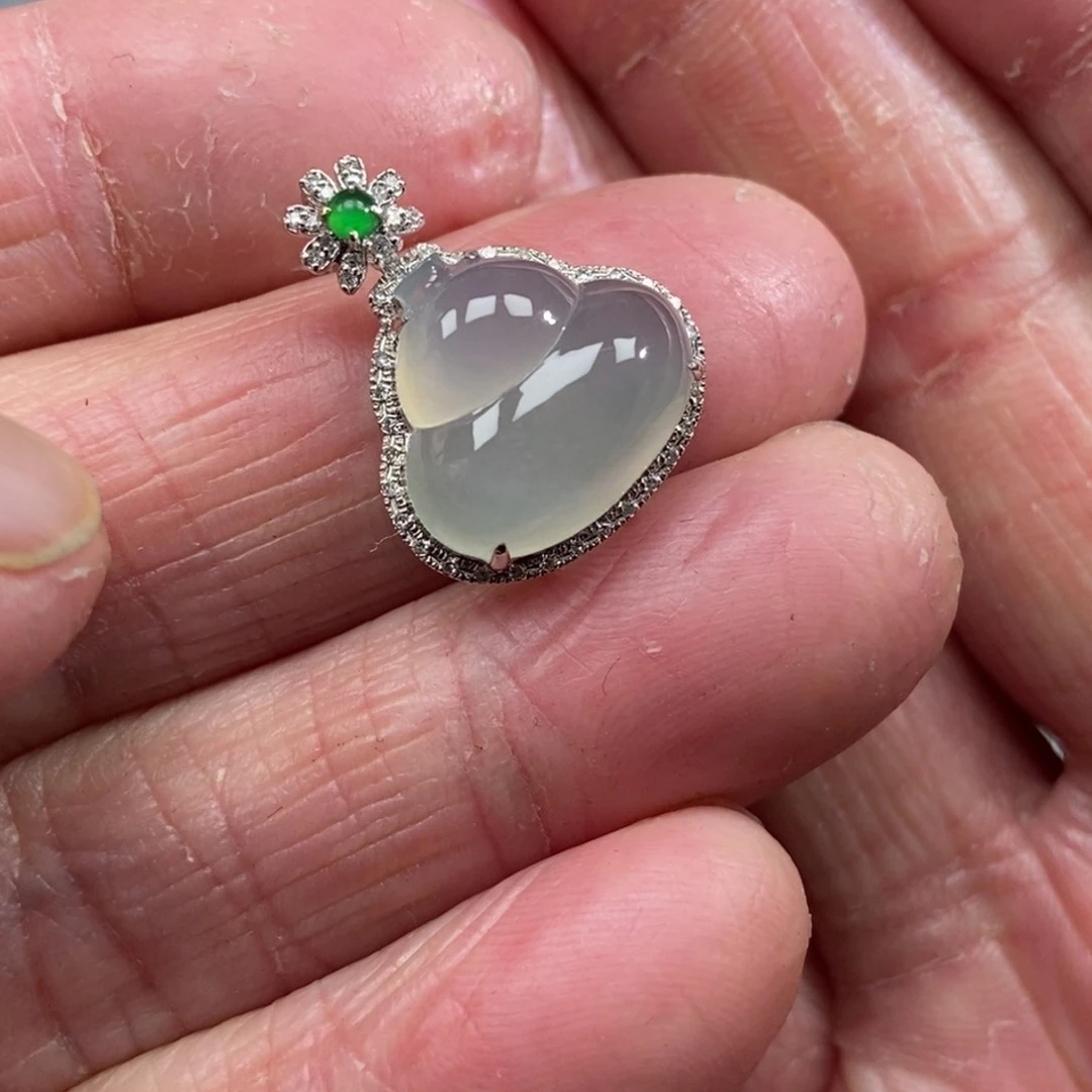 翡翠颈饰18K金镶嵌葫芦