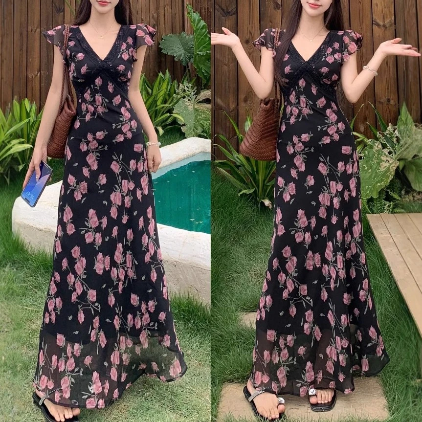 大码V领小飞袖碎花连衣裙女2025夏季法式绝美气质收腰黑色长裙女