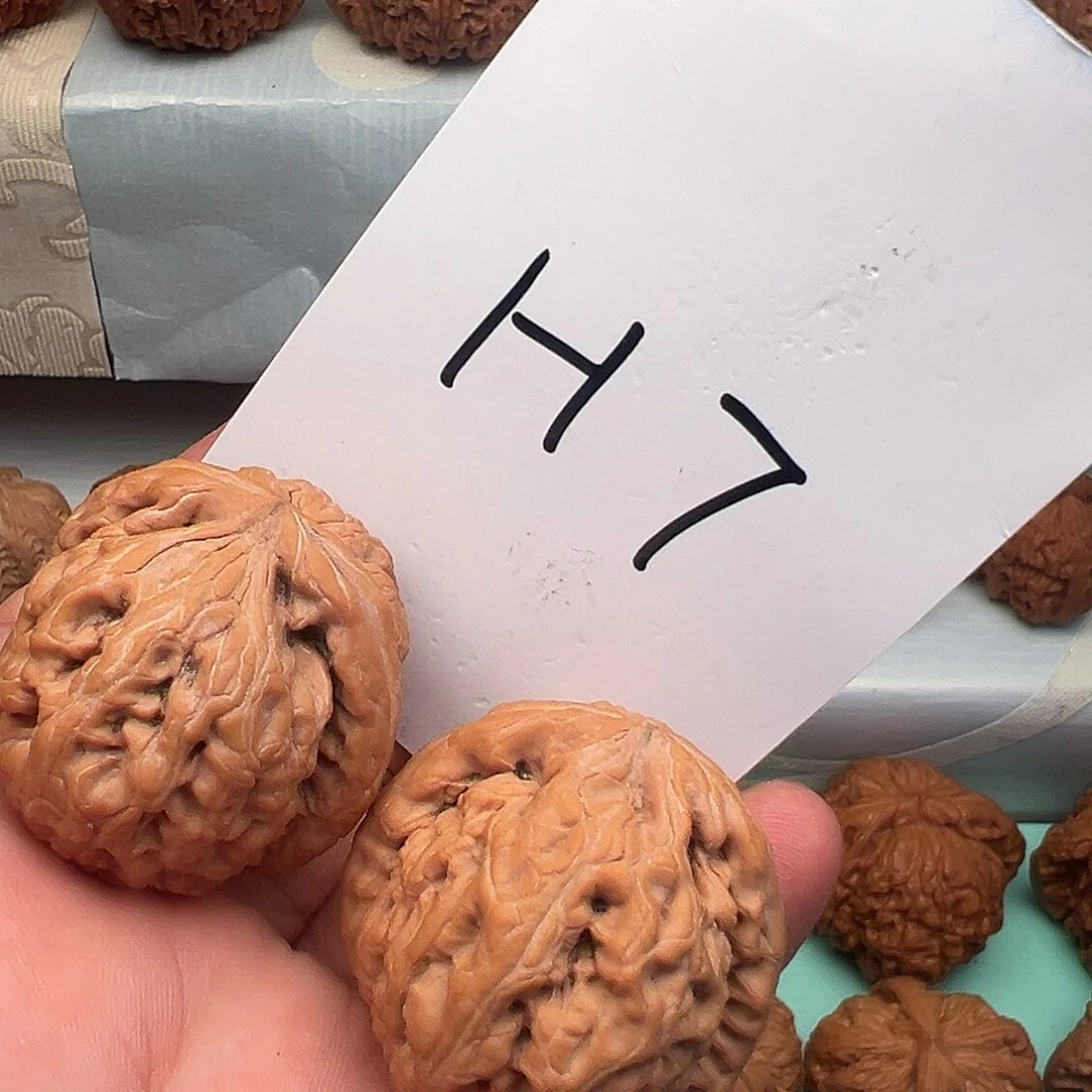 桃核把件全品红锦鲤40