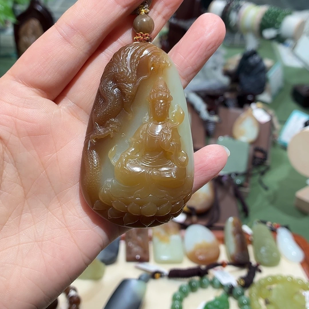 和田玉未镶嵌颈饰