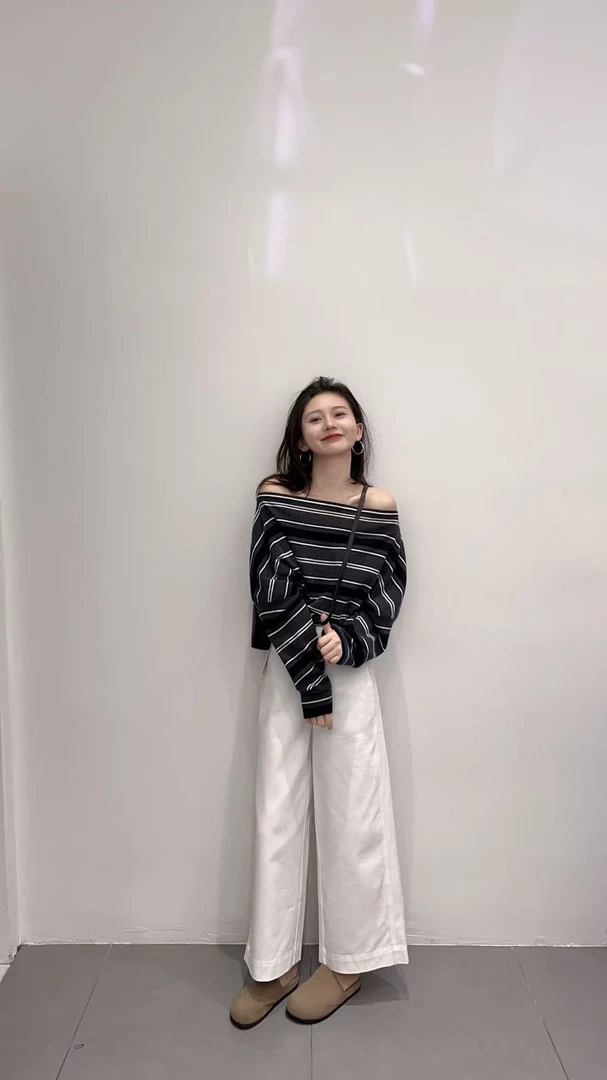 2025秋季新款法式慵懒风时尚斜肩条纹上衣高腰百搭阔腿裤两件套装