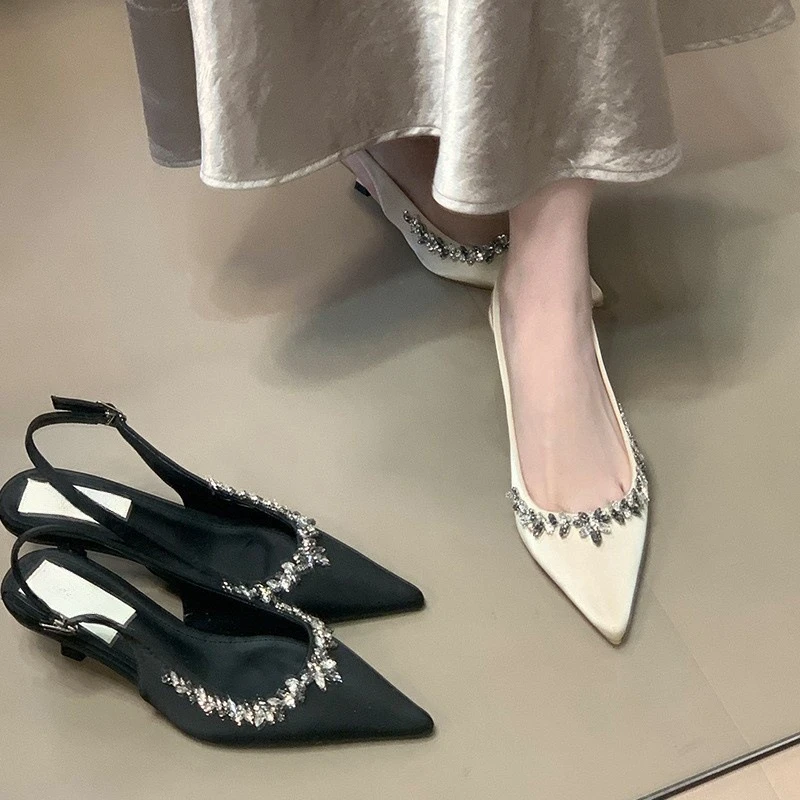 中式尖头后空高跟鞋黑色高跟单鞋女2025年细跟伴娘鞋水钻包头凉鞋
