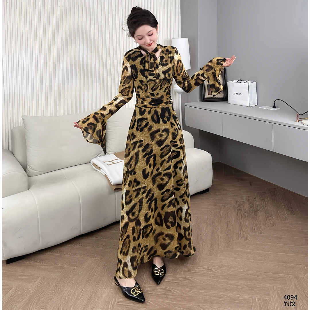 Saeda女装豹纹褶皱显瘦长款连衣裙YF4094