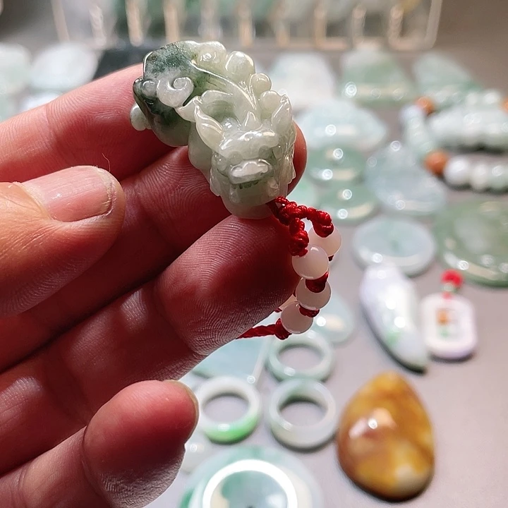 翡翠未镶嵌颈饰翡翠貔貅吊坠