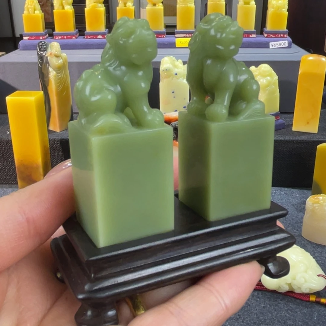 寿山石潇*寿山石月尾绿