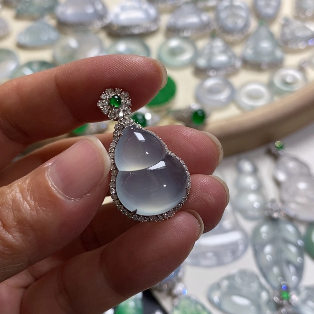 翡翠18K金镶嵌吊坠(不含链)葫芦