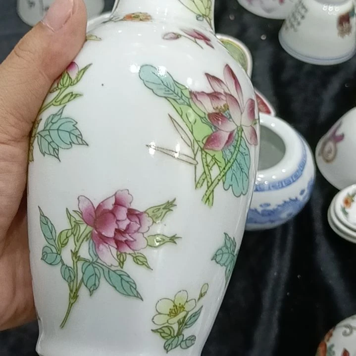陶瓷景德镇小花瓶一个