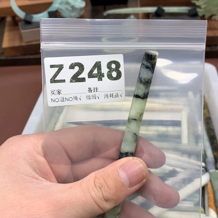 蛇纹石玉发饰合金武*柒