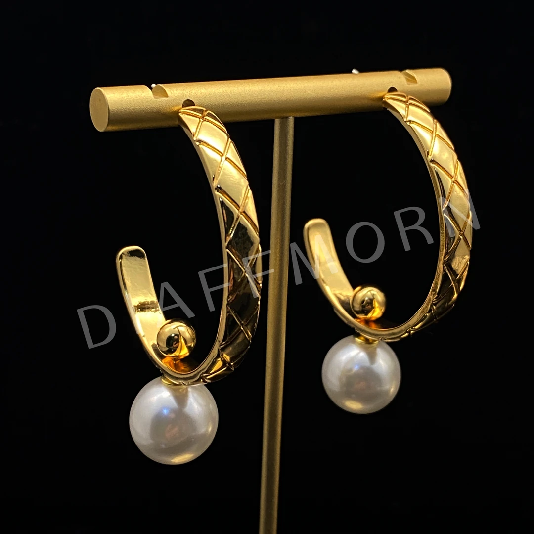 铜合金仿珍珠耳饰 Y.M“圆舞曲”一款四戴气质百搭耳环