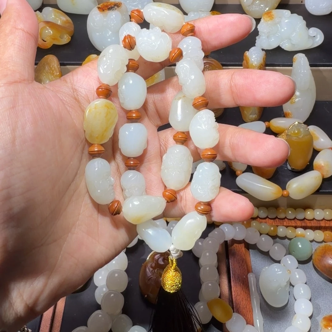 和田玉未镶嵌车挂