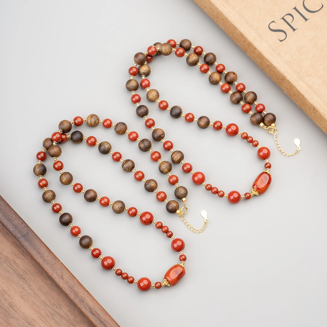 沉香莺歌绿奇楠沉香8mm圆珠南红锁骨链（多样性发其一）