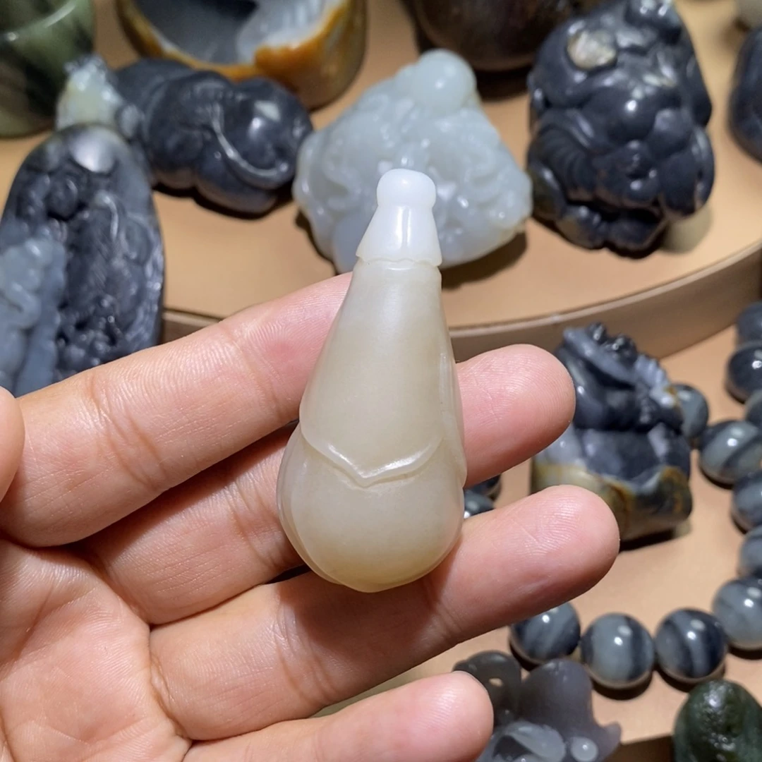 和田玉未镶嵌挂件