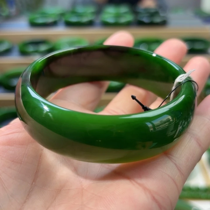 未镶嵌手镯和田玉（碧玉）