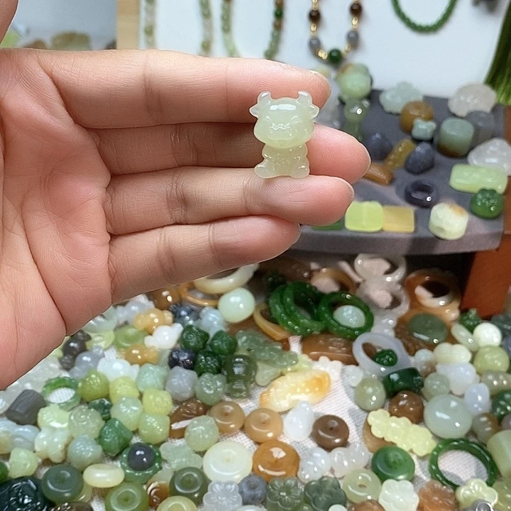 未镶嵌和田玉挂件