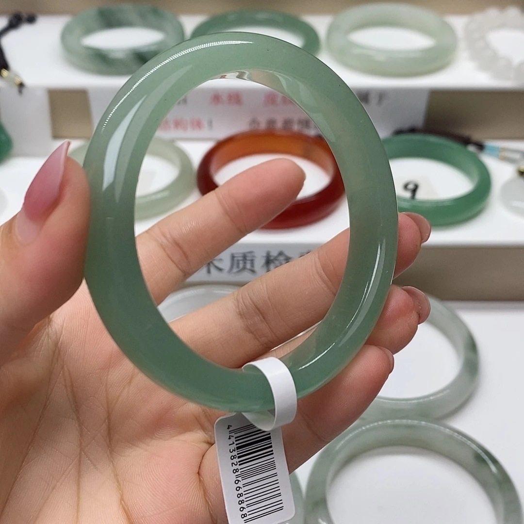 未镶嵌手镯石英质玉