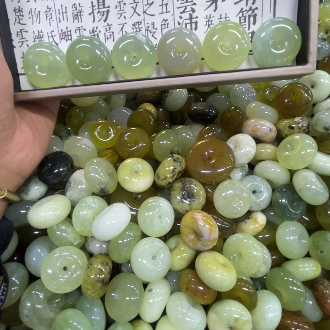 蛇纹石玉合金颈饰