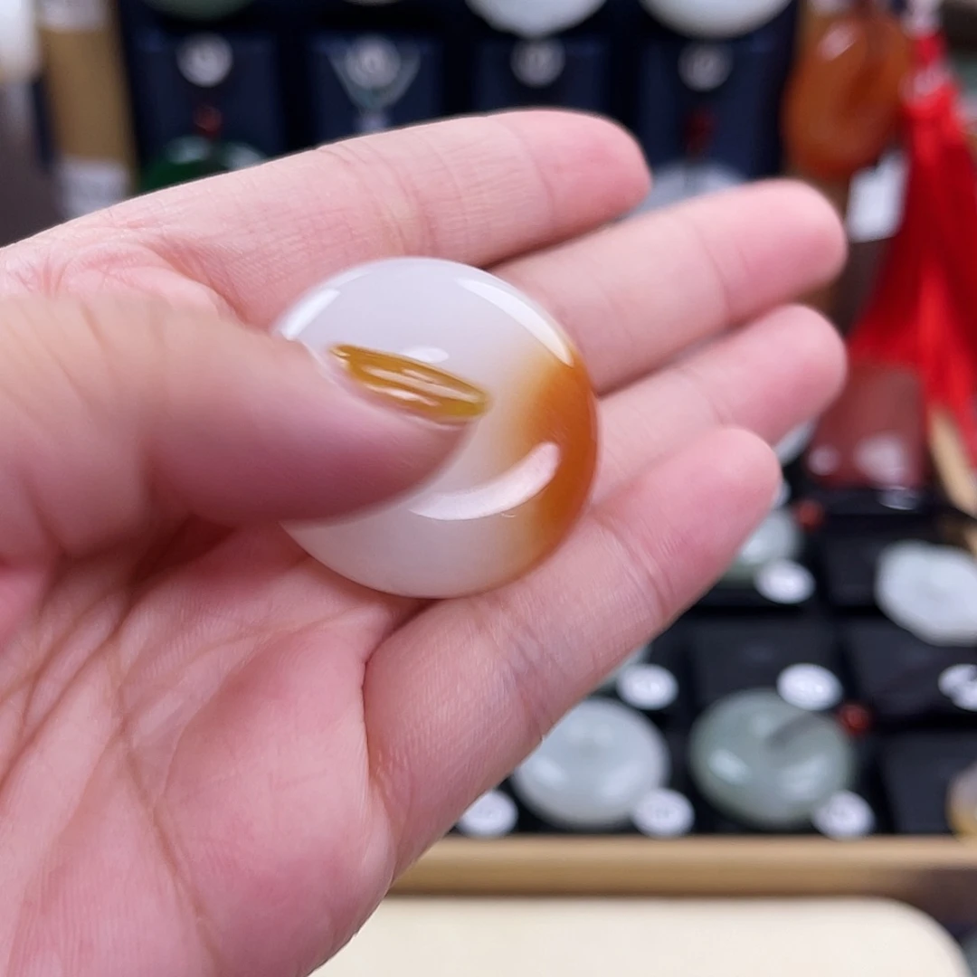 石英质玉未镶嵌颈饰连*