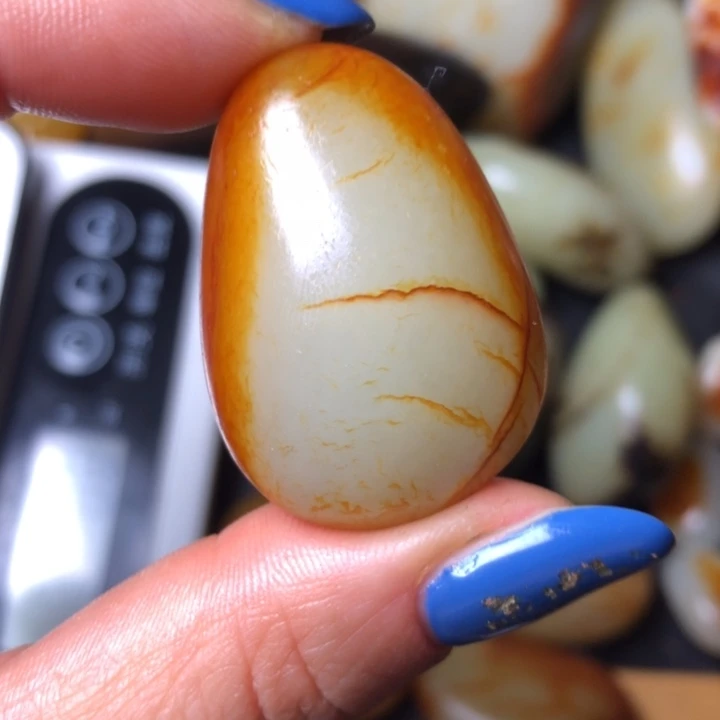 和田玉未镶嵌珠宝奇石