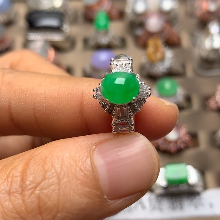 翡翠合金戒指翡翠糯化冰果阳绿戒面