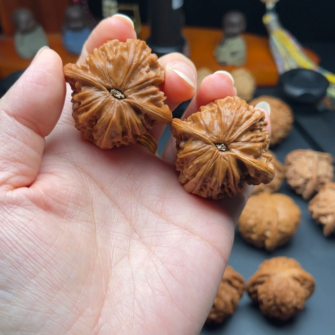 我***叔文玩核桃把件41磨盘打底