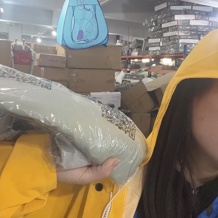 火***凰玻璃浅色学生窗帘一对