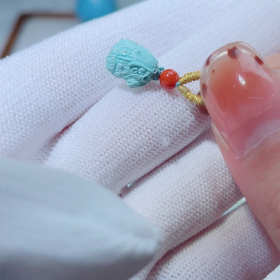 鱼***泪南红玛瑙未镶嵌珠宝奇石