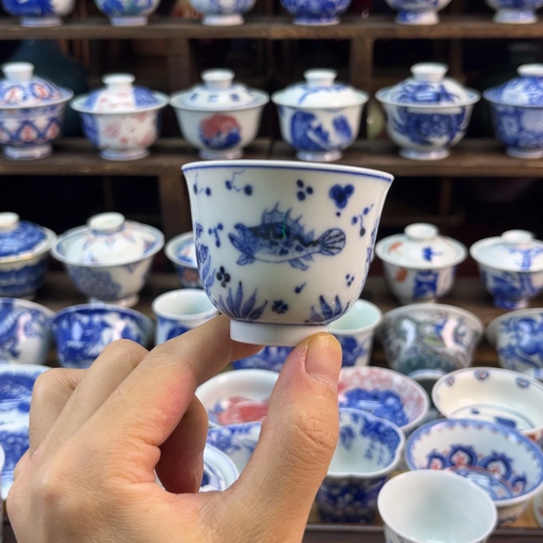 追**年手绘仿元青花鱼藻纹铃铛杯