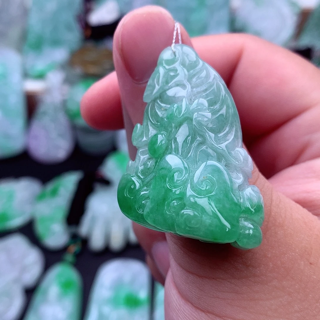 吊坠(不含链)未镶嵌翡翠