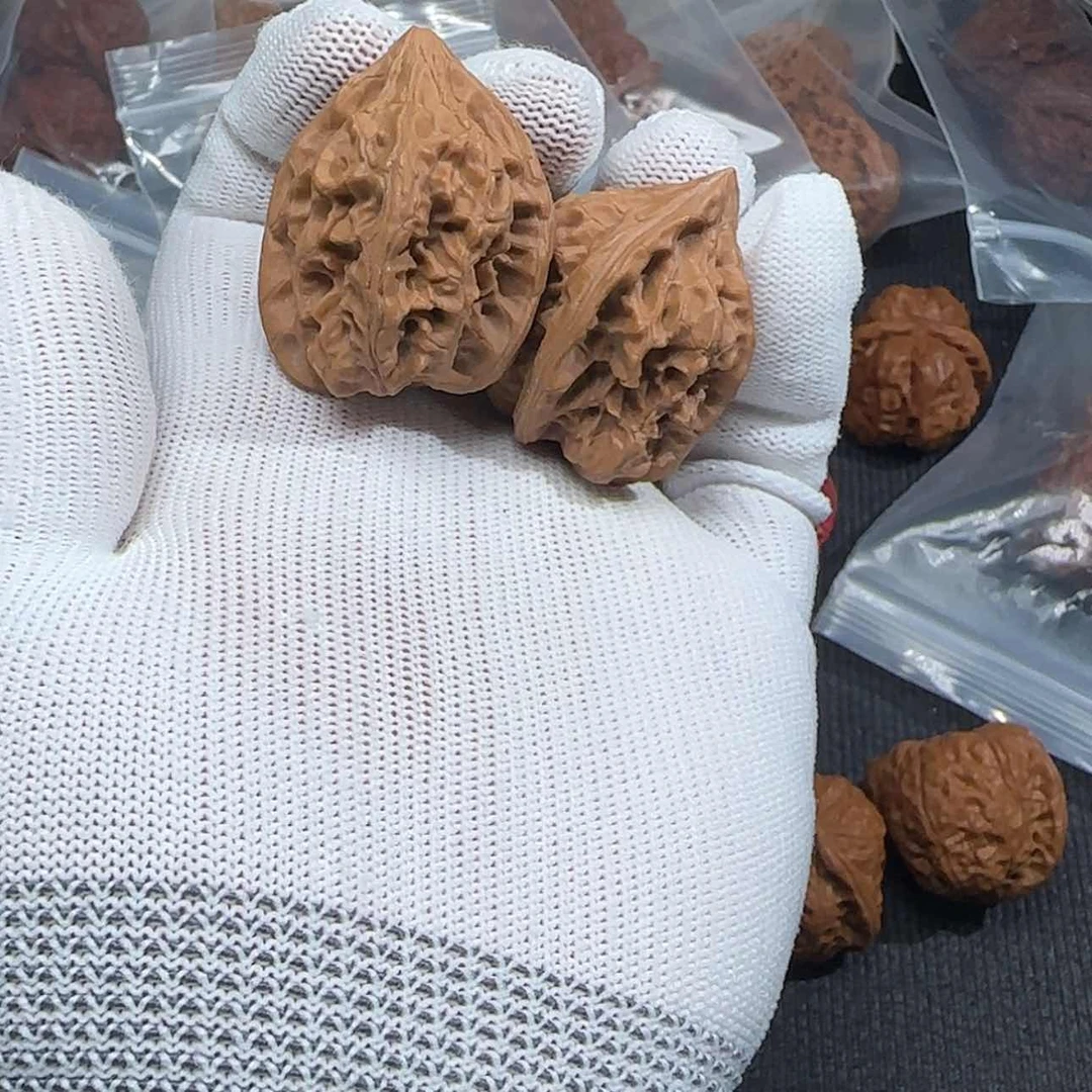 【闪购商品】文玩核桃把件阿**三子午鸡心