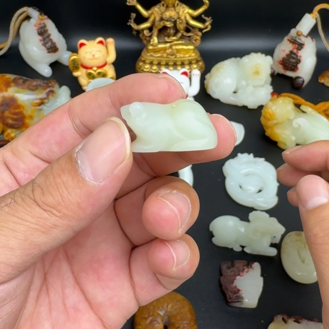 和田玉（糖玉）未镶嵌颈饰景