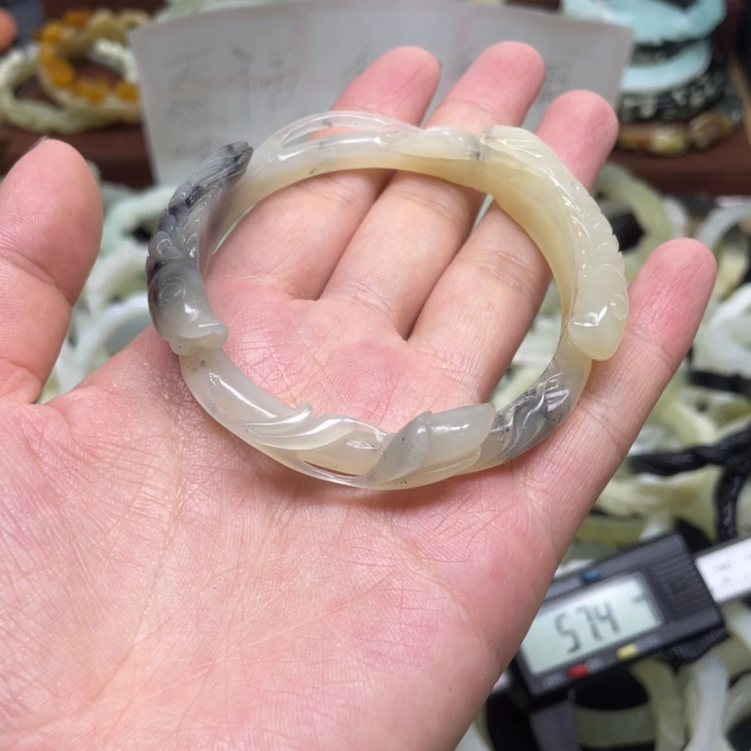 蛇纹石玉未镶嵌手镯
