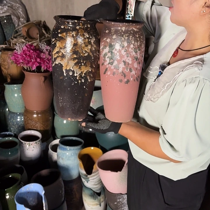 口13高31瑕疵两个盆子。