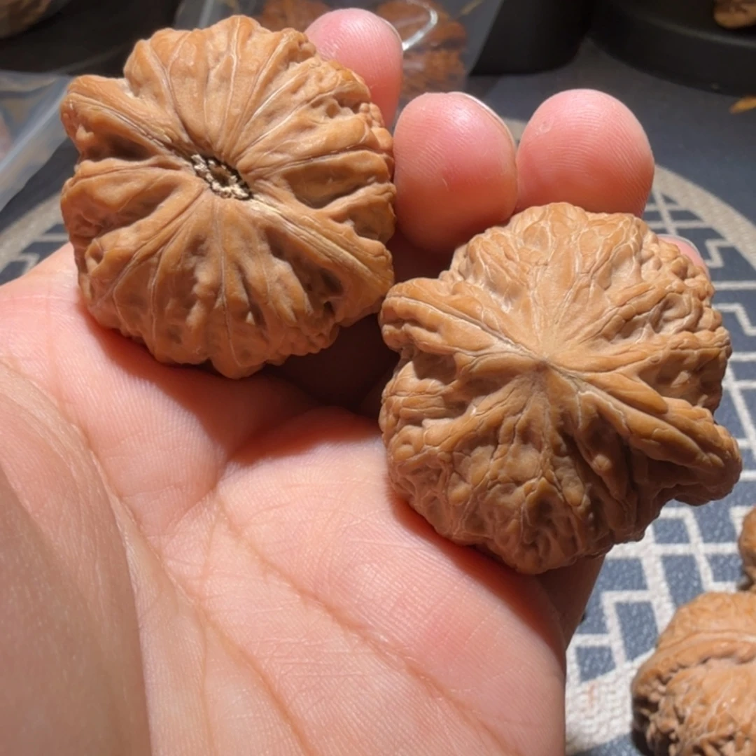 把件猴头核桃铁锤