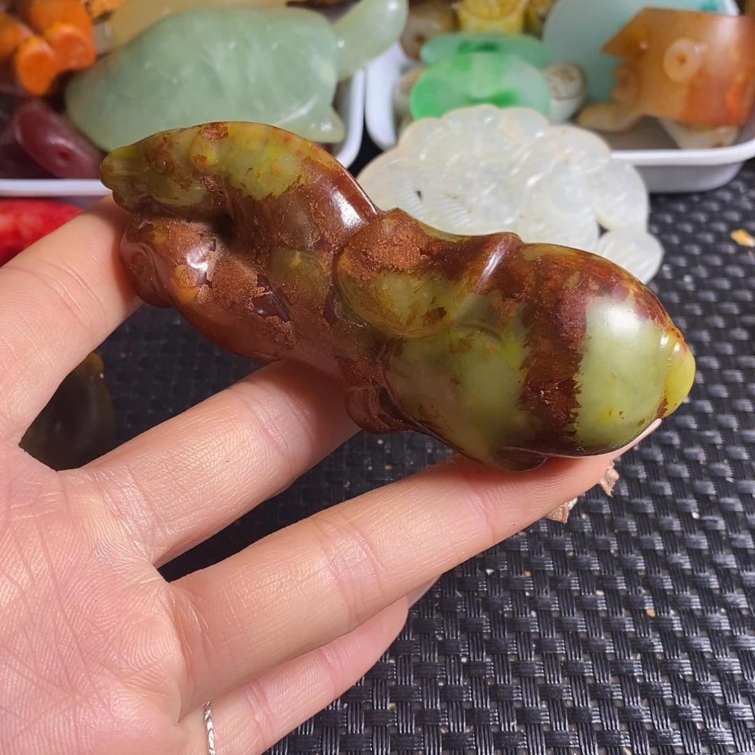 岫岩老玉（透闪石质玉）未镶嵌珠宝奇石