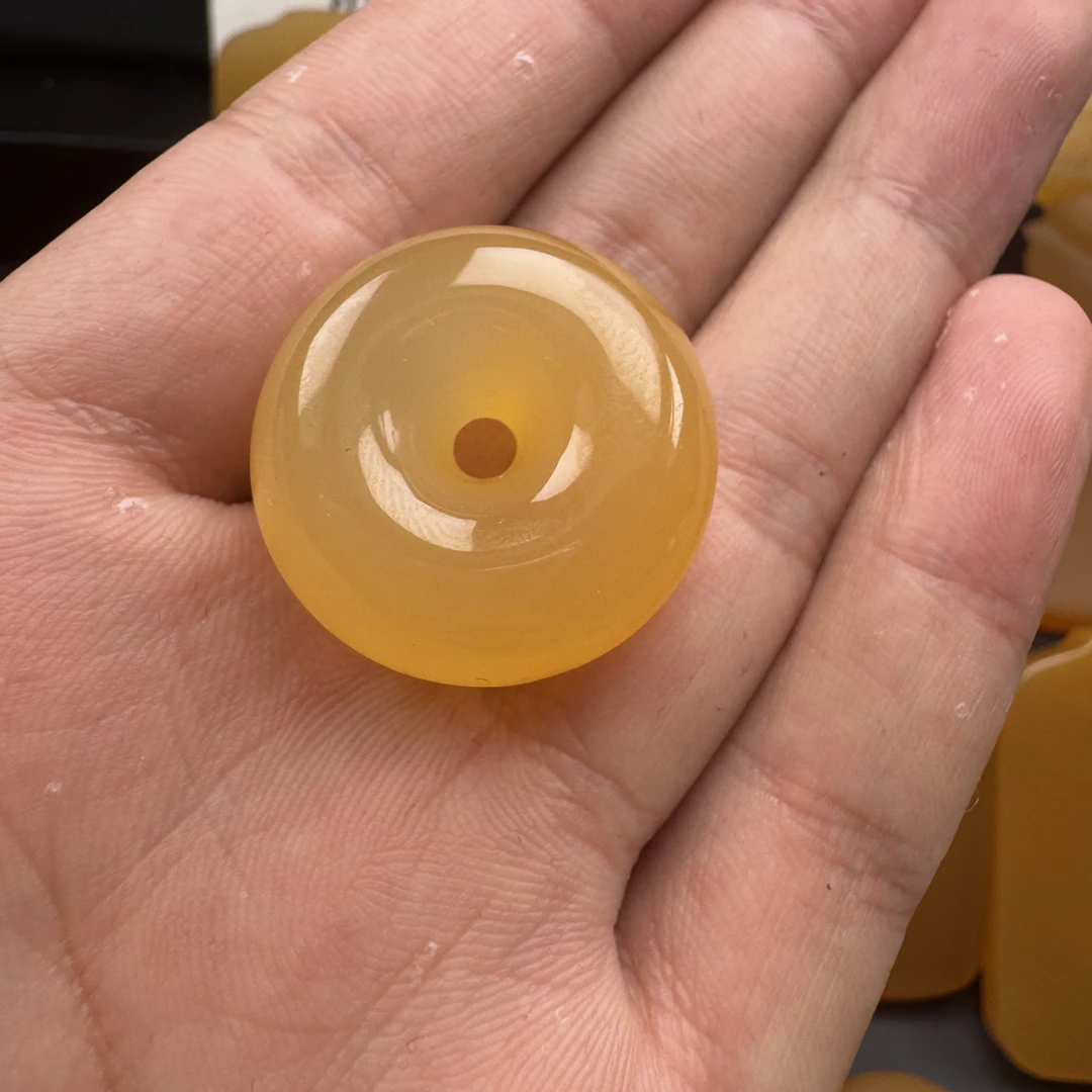 圆形黄色百搭时尚