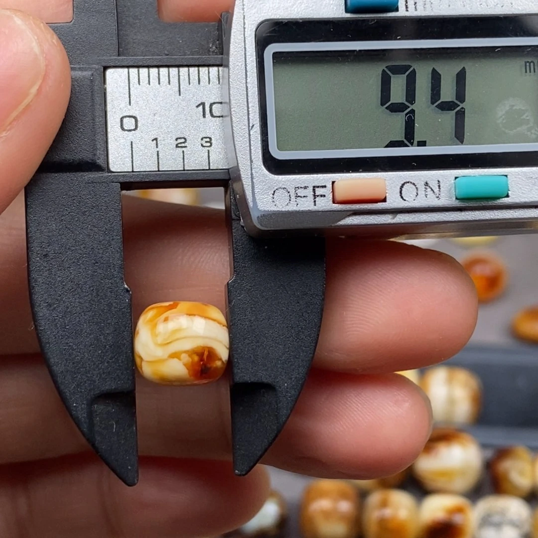 琥珀未镶嵌耳饰老型