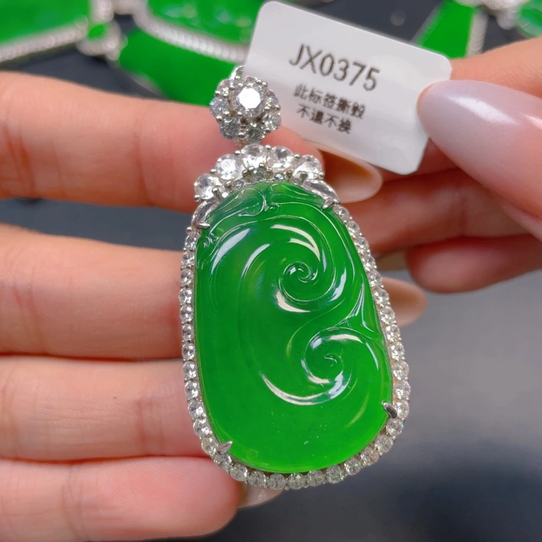 【闪购商品】颈饰银S925镶嵌翡翠翡翠