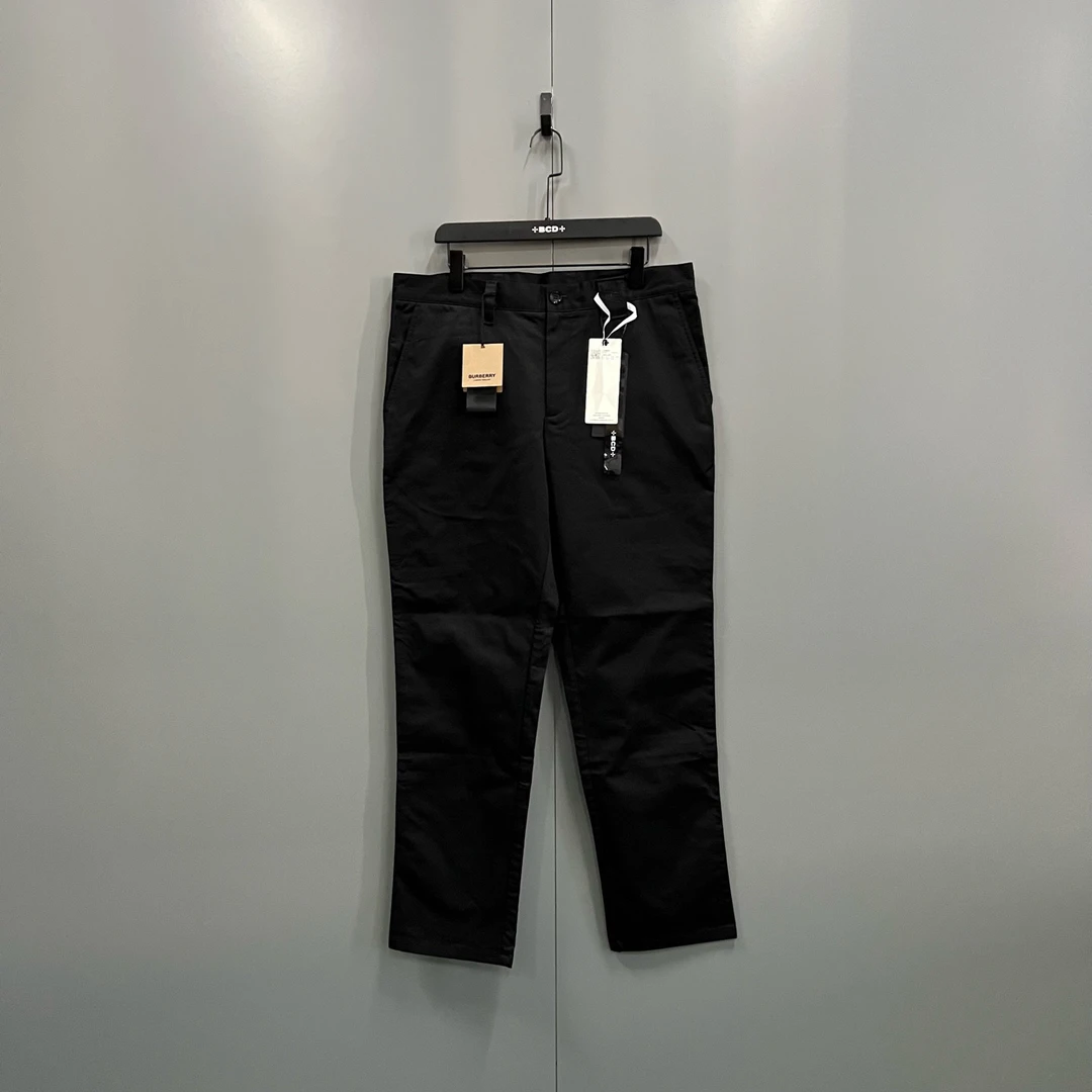 未使用 BURBERRY/博柏利 (ll) 黑色休闲直筒裤 52码019004